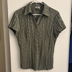 Green Pleated Short Sleeve Button-Up Blouse